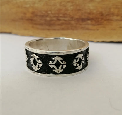 Sterling Silver Ring with Carved Diamond Pattern