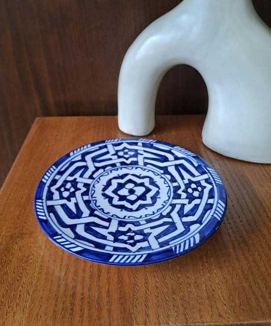 20Cm Moroccan Pottery Plate – Hand-Painted Blue White Ceramic Dish – Fez Style Boho Decor – Medium Serving Plate or Wall Art