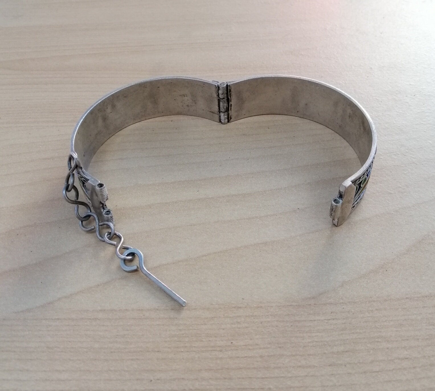 Modern Moroccan Sterling Silver and Enamel Hinged Bracelet