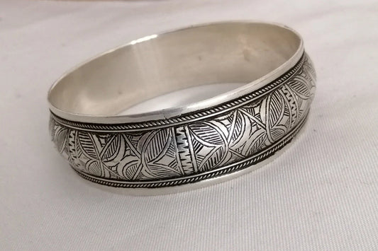 Berber Tuareg Geometric Carved Silver Bangle