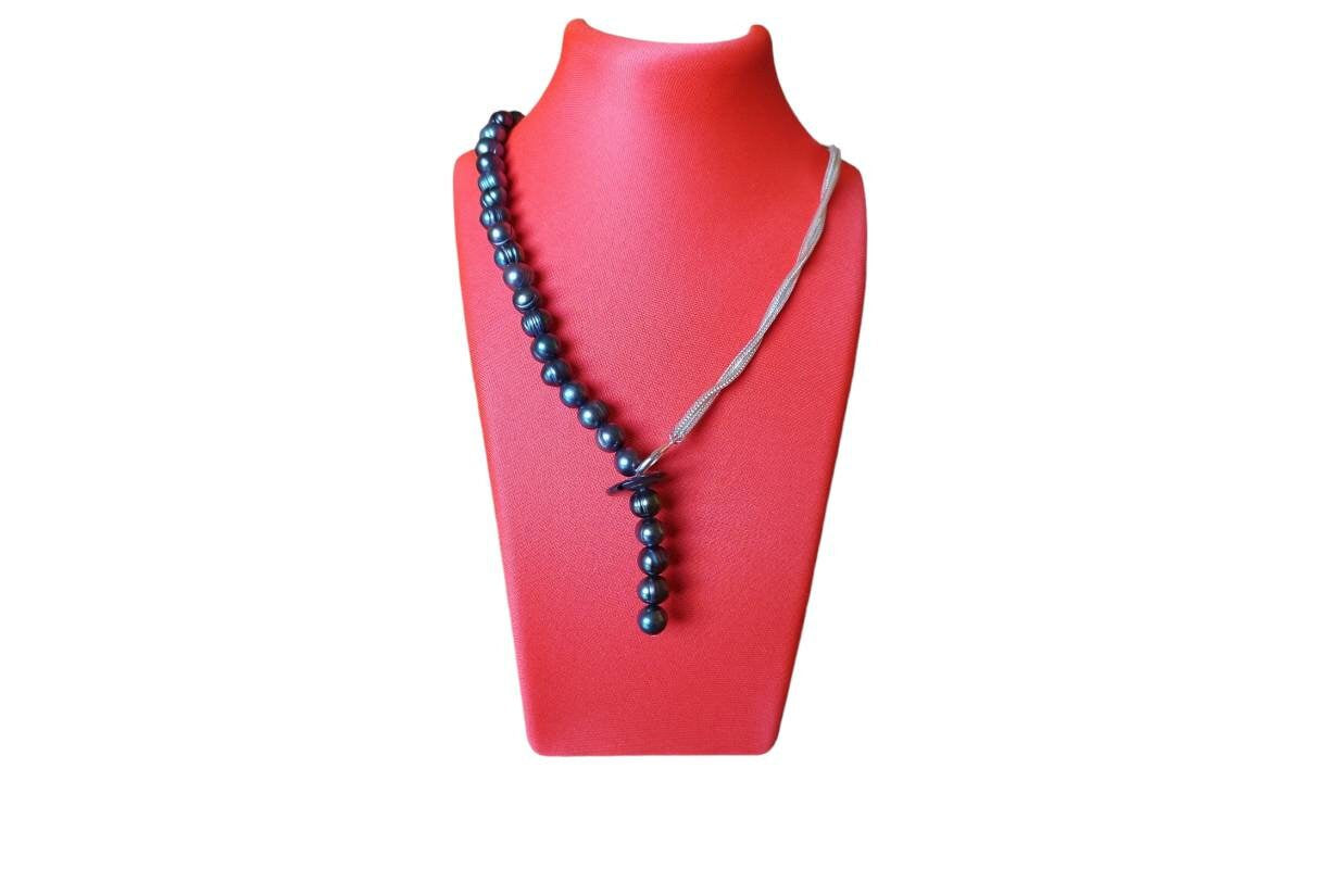 Black Pearls and Silver 925 in One Beautiful Necklace, an Exclusive Product Handmade and Natural Pearls to Embellish Your Neck.