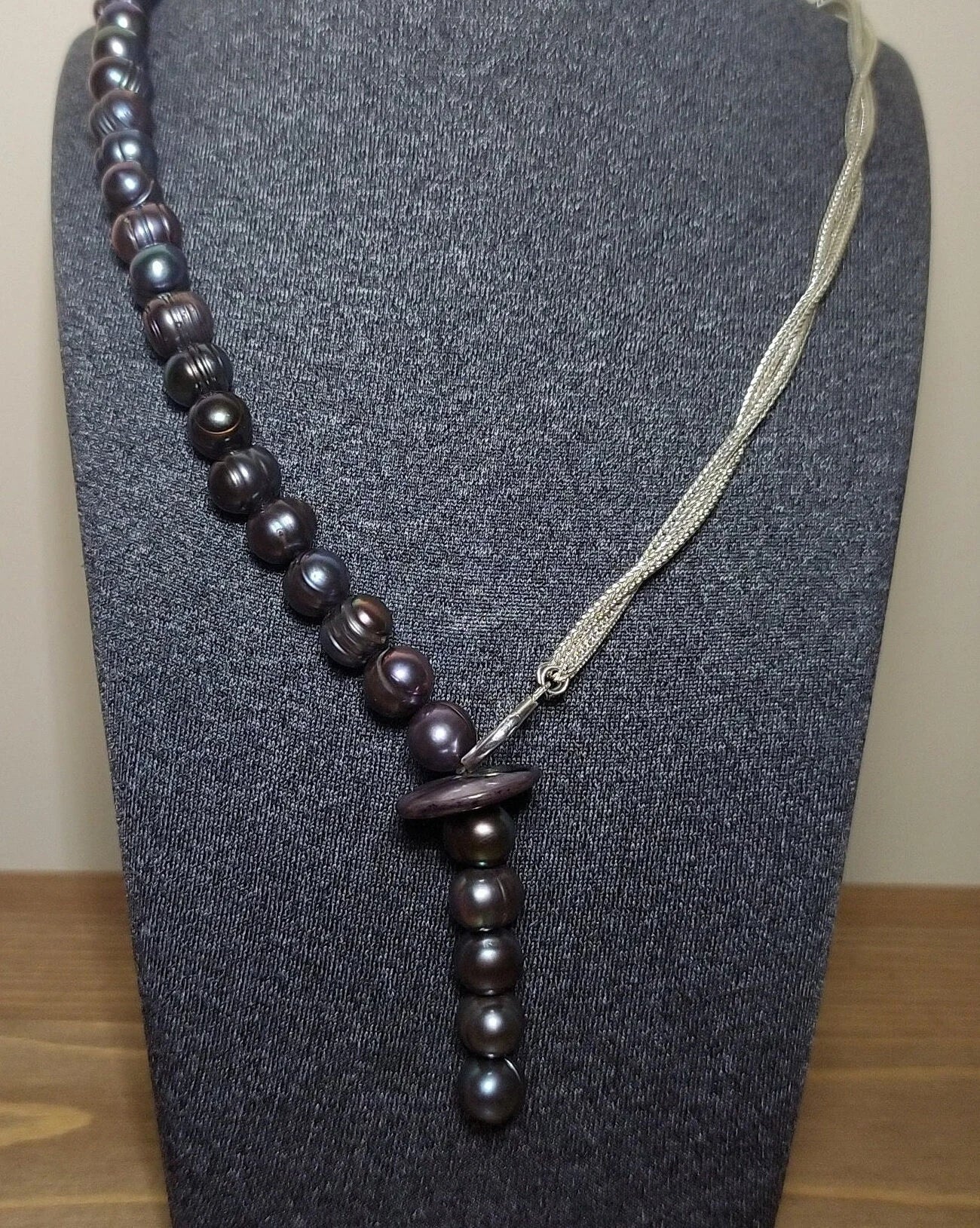 Black Pearls and Silver 925 in One Beautiful Necklace, an Exclusive Product Handmade and Natural Pearls to Embellish Your Neck.