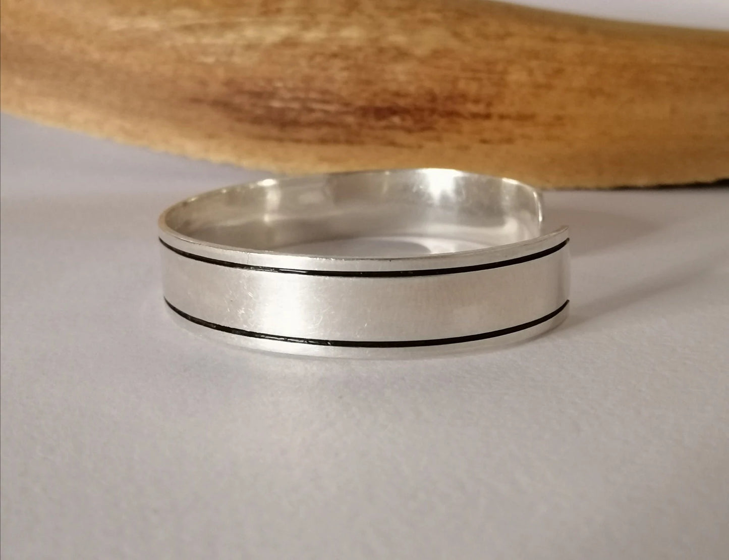 Modern Moroccan Silver Cuff - Black Edge