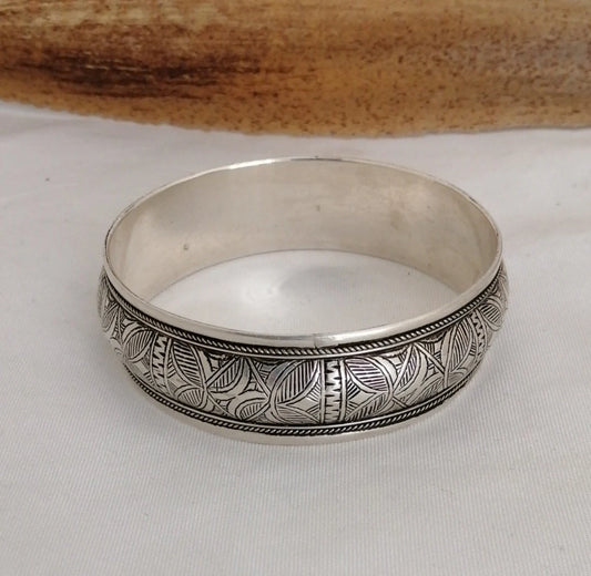Berber Tuareg Geometric Carved Silver Bangle