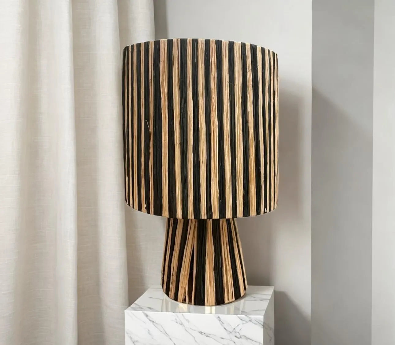 Woven Raffia Table Lamp, Natural Lamp, Handwoven Table Lamp, Raffia Lighting, Nature-Inspired Decor