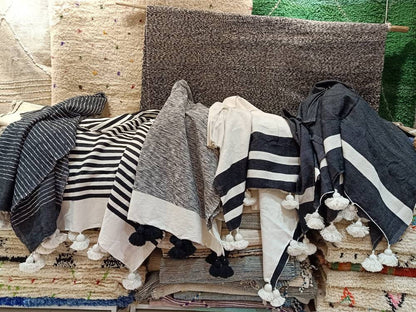 Uxurious Moroccan Cotton Blankets: a Cozy Elegance ,Wrap Yourself in Elegance, Timeless Comfort, Moroccan Cotton Blankets for Your Home