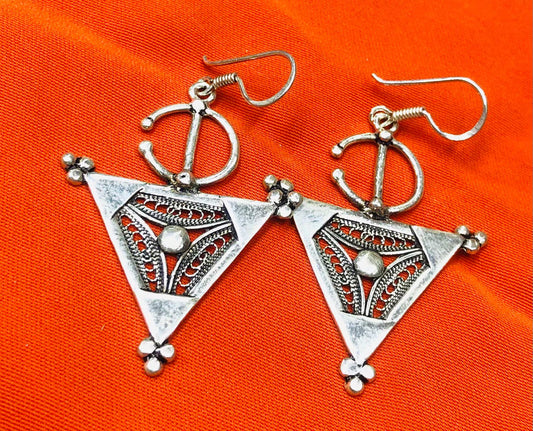 Handmade Berber Silver Earrings – Traditional Amazigh Jewelry – Unique Ethnic Gift for Women