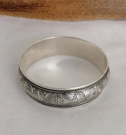 Berber Tuareg Geometric Carved Silver Bangle