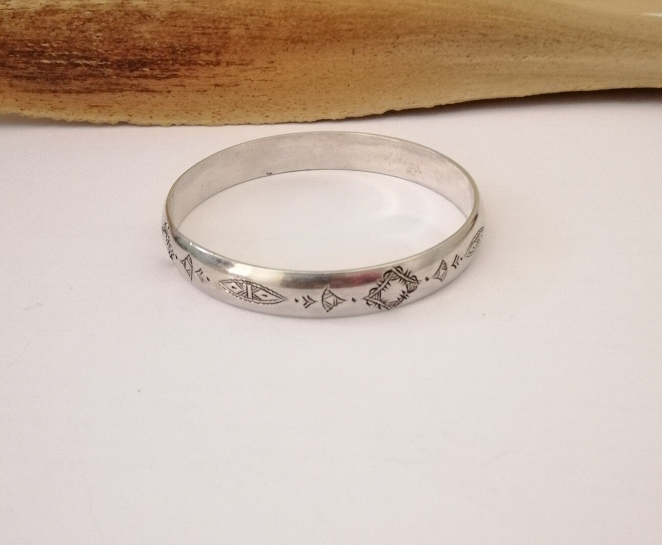 Elegant Berber Tuareg Silver Bangle with Fine Engraving