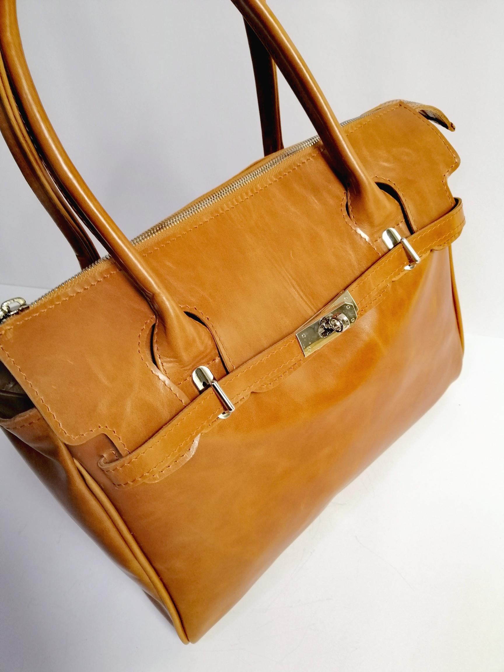 Luxury Genuine Leather Handbag – Elegant Shoulder Bag and Crossbody Bag – Perfect Gift for Women – Camel Color – Soft Vegan Leather
