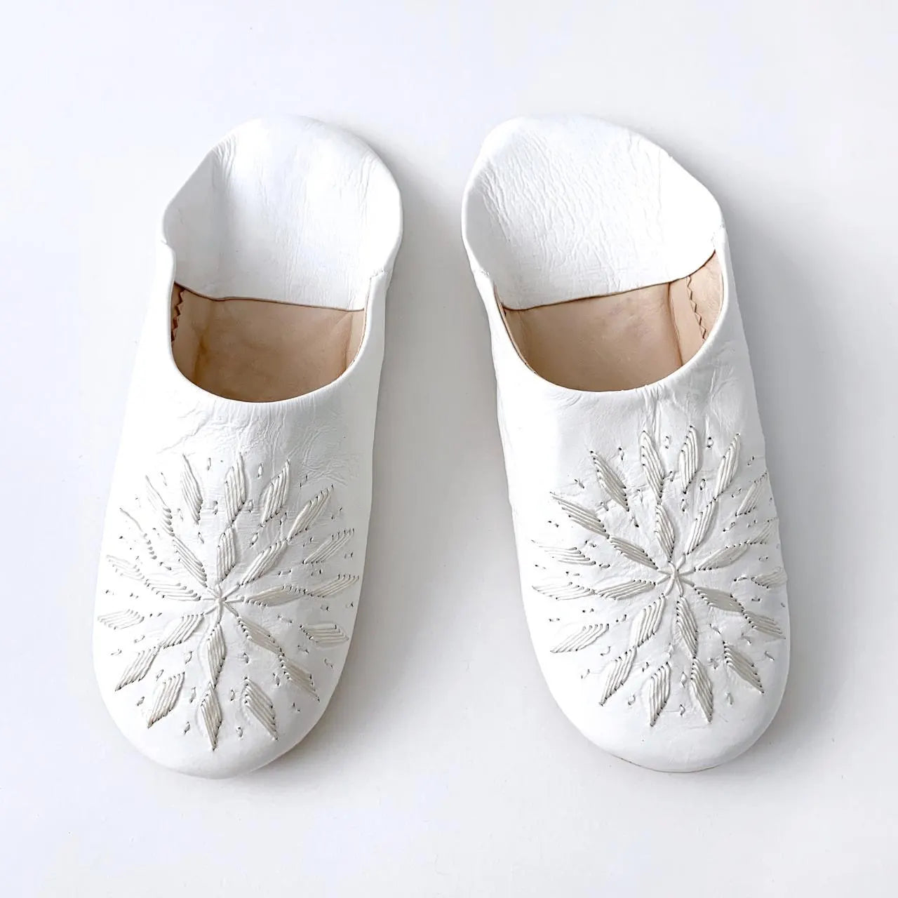 Moroccan Traditional Handmade Babouche Slippers in White Sheepskin Leather