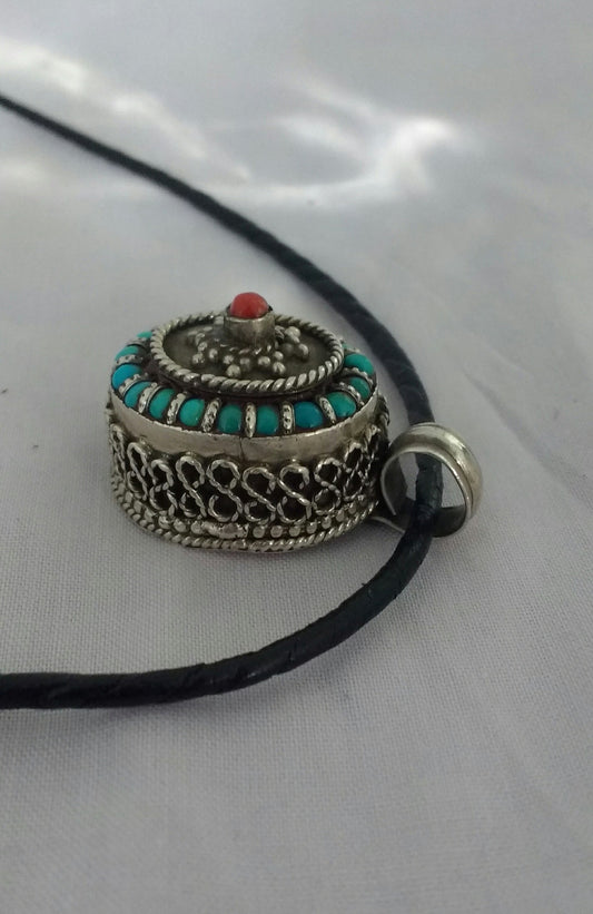 Moroccan Silver and Stone Pendant, Oval Box Style with Filigree