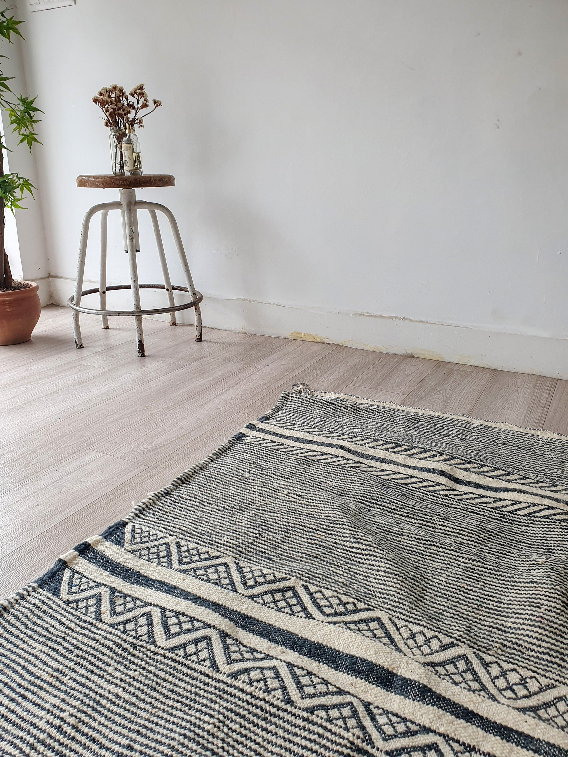8Ft by 4.6Ft Handmade Moroccan Rug, Gray Handmade Rug, Zanafi Rug, Kilim Carpet, Moroccan Beni Ourain