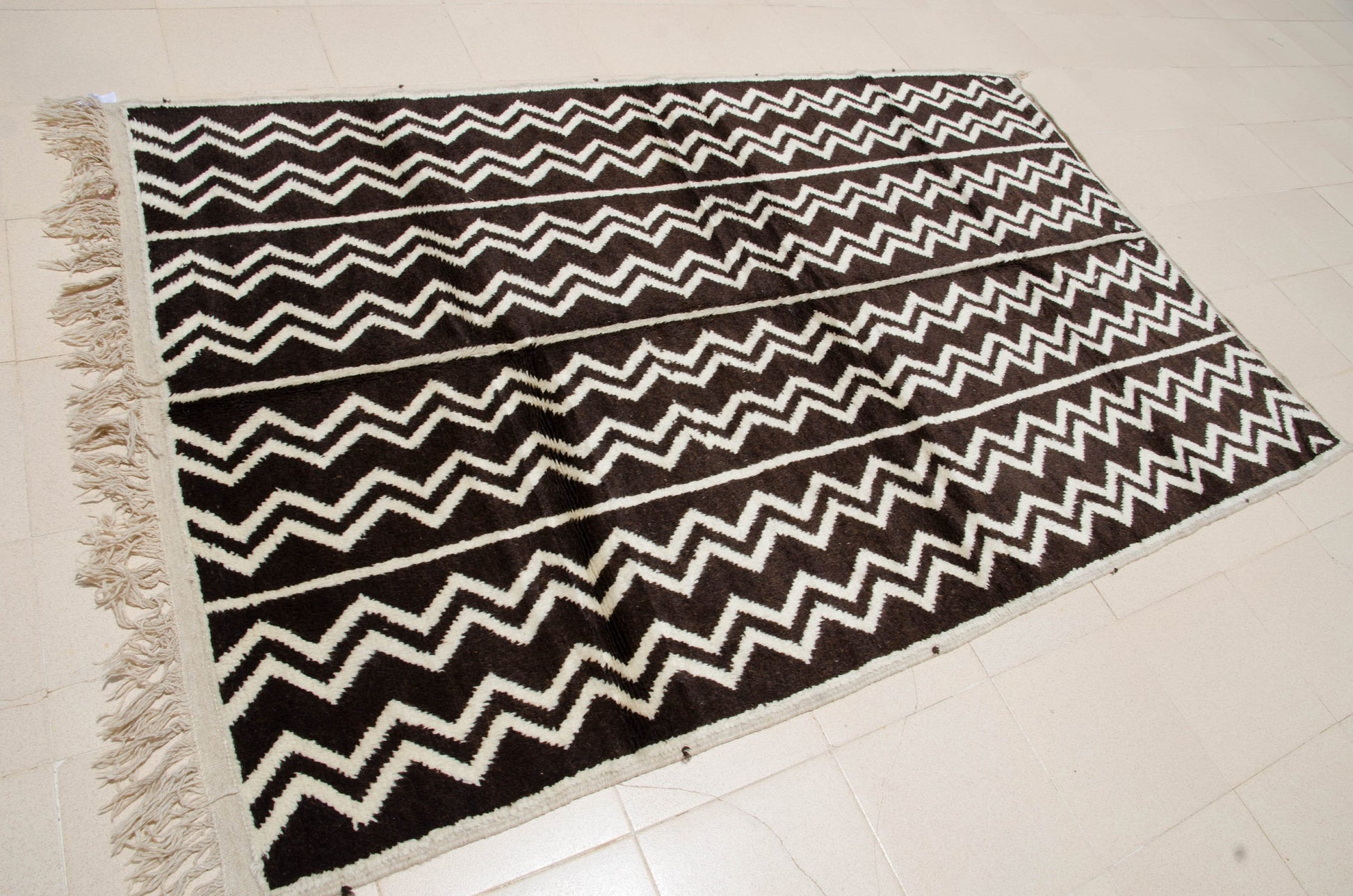 Black and White Moroccan Rug 5X8 - Handwoven Lambswool Soft Authentic Berber Rug - ABB21176
