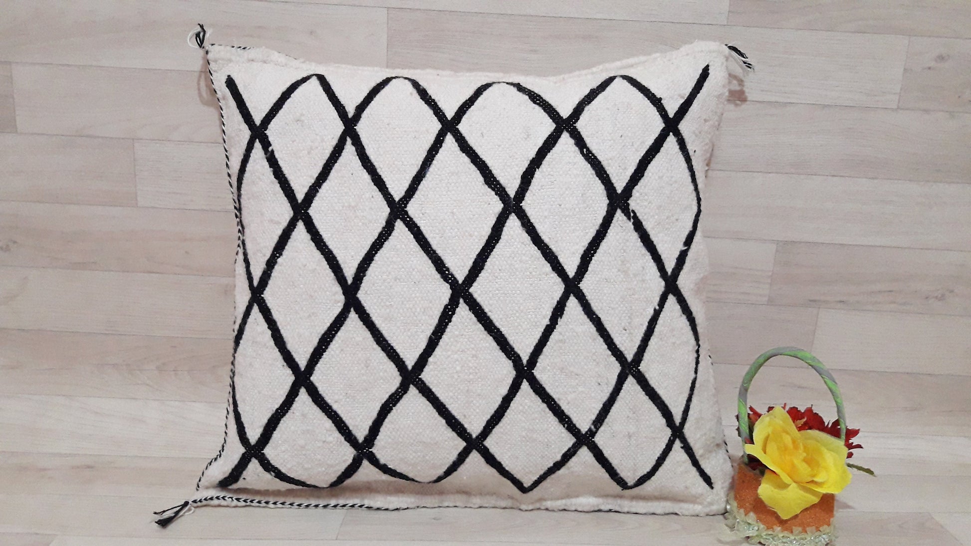 Beni Ourain Cushion Cover - White Wool Pillow Cover - Handmade Morocco Cushion-Moroccan Beni Ourain Pillow - Beni Ourain Berber Pillow