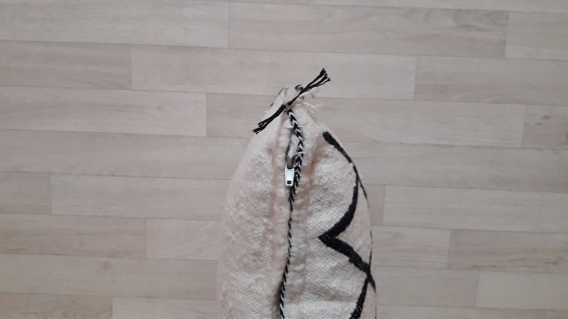 Beni Ourain Cushion Cover - White Wool Pillow Cover - Handmade Morocco Cushion-Moroccan Beni Ourain Pillow - Beni Ourain Berber Pillow