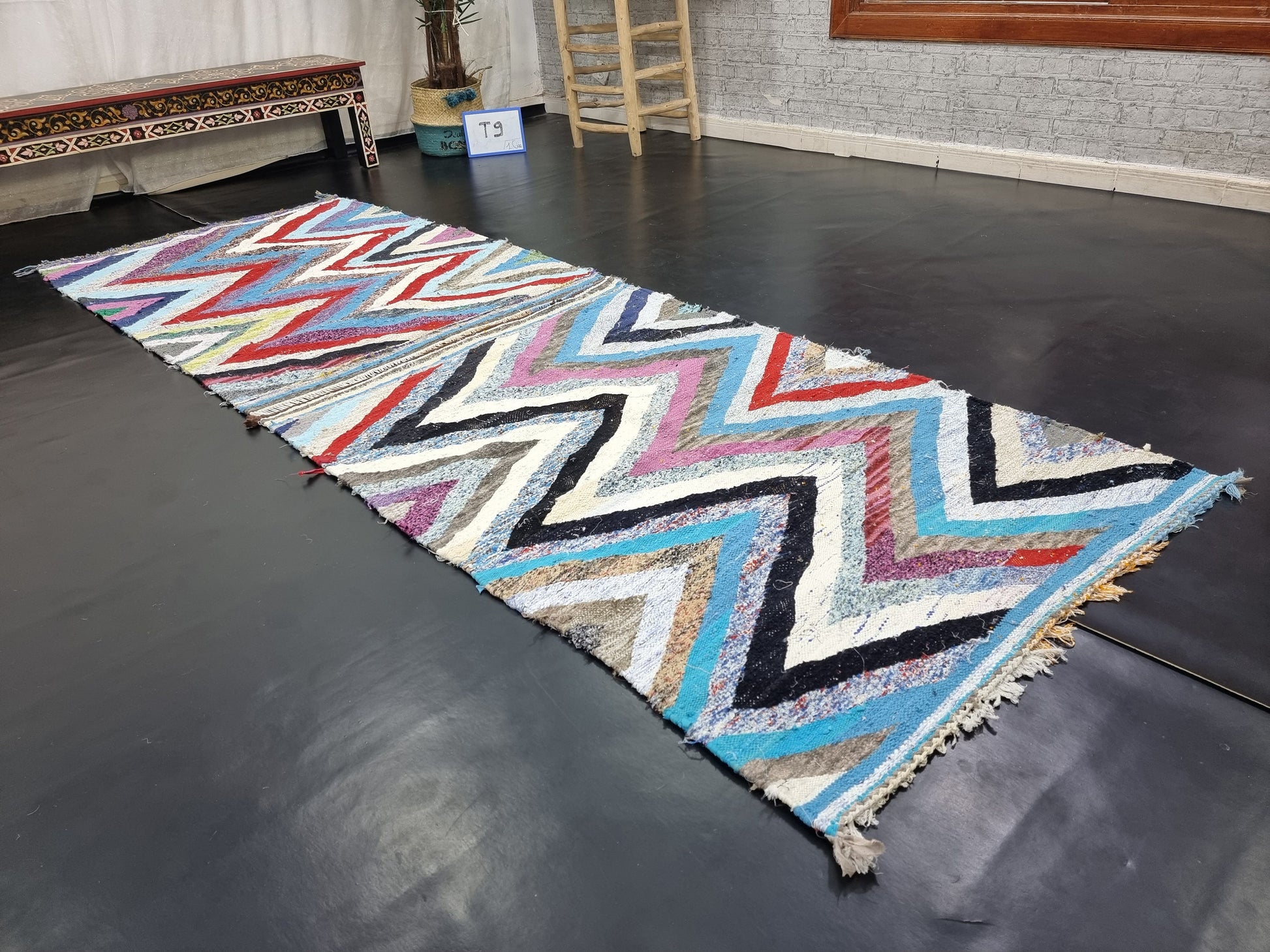 STUNNING ZANAFI RUG, Handmade Moroccan Rug 3X9, Flat Berber Rug, Zanafi Bouchrouit Rug, Geometric Rug, Red and Blue Rug, Sheep Wool Rug.