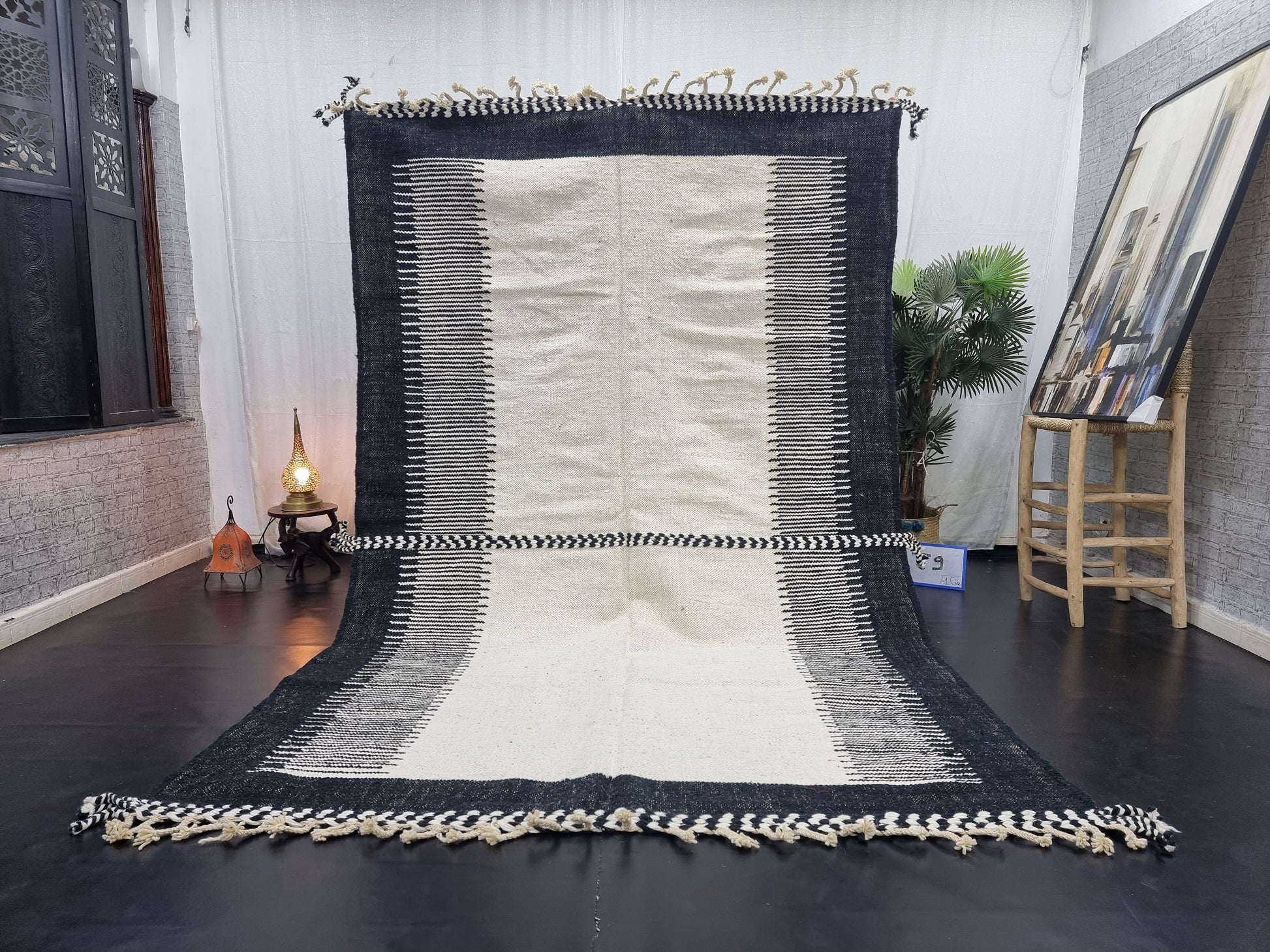 STUNNING ZANAFI RUG, Handmade Wool Rug, Moroccan Rug, Berber Rug, Kilim Flat Rug, Black and White Rug, Striped Wool Rug, Handwoven Wool Rug
