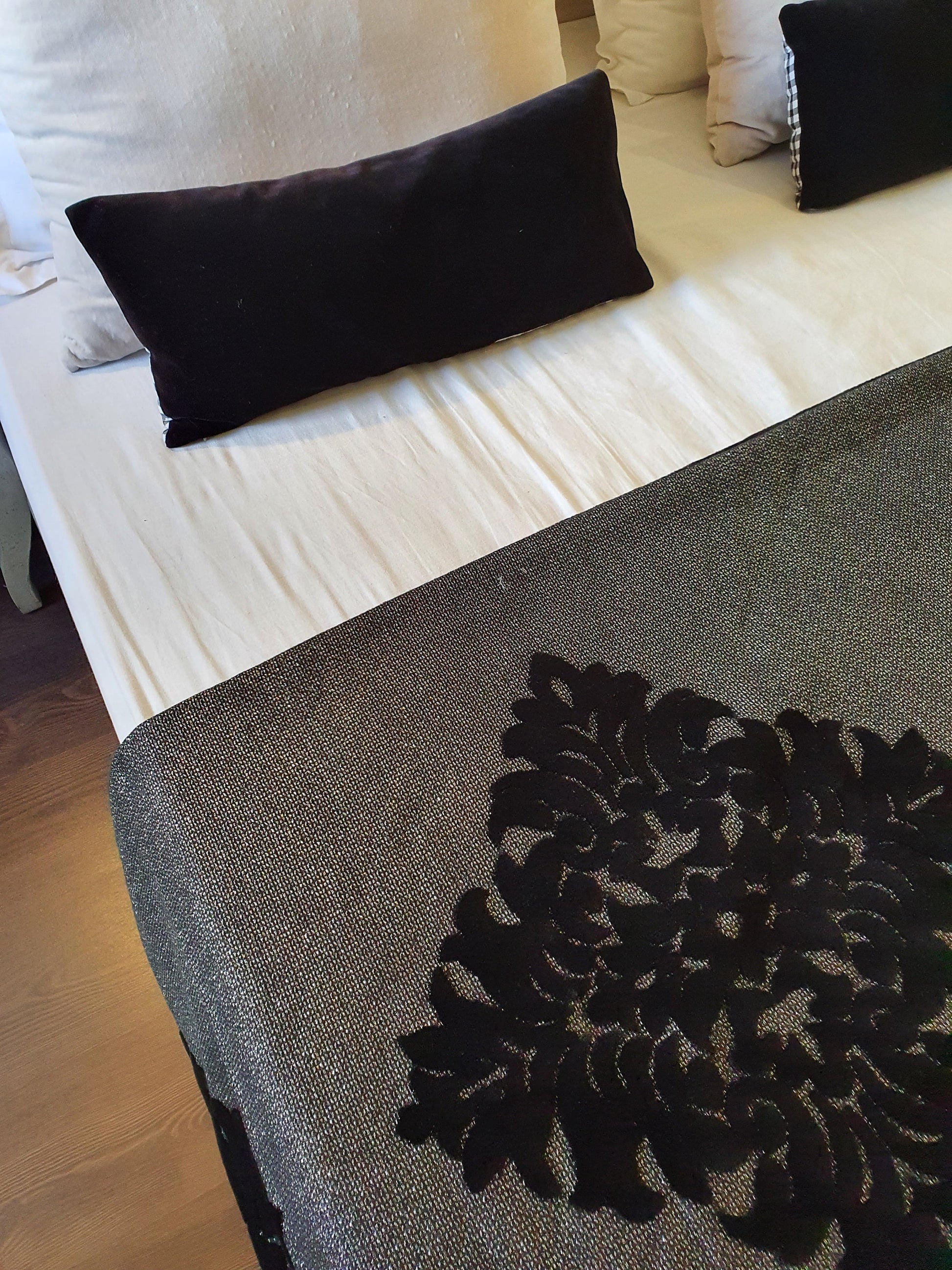 Moroccan Blanket, Handmade Blanket, Velvet Throw, Pompom Blanket, Velvet Blanket, Luxury Blanket, Velvet Pillows, Moroccan Pillows