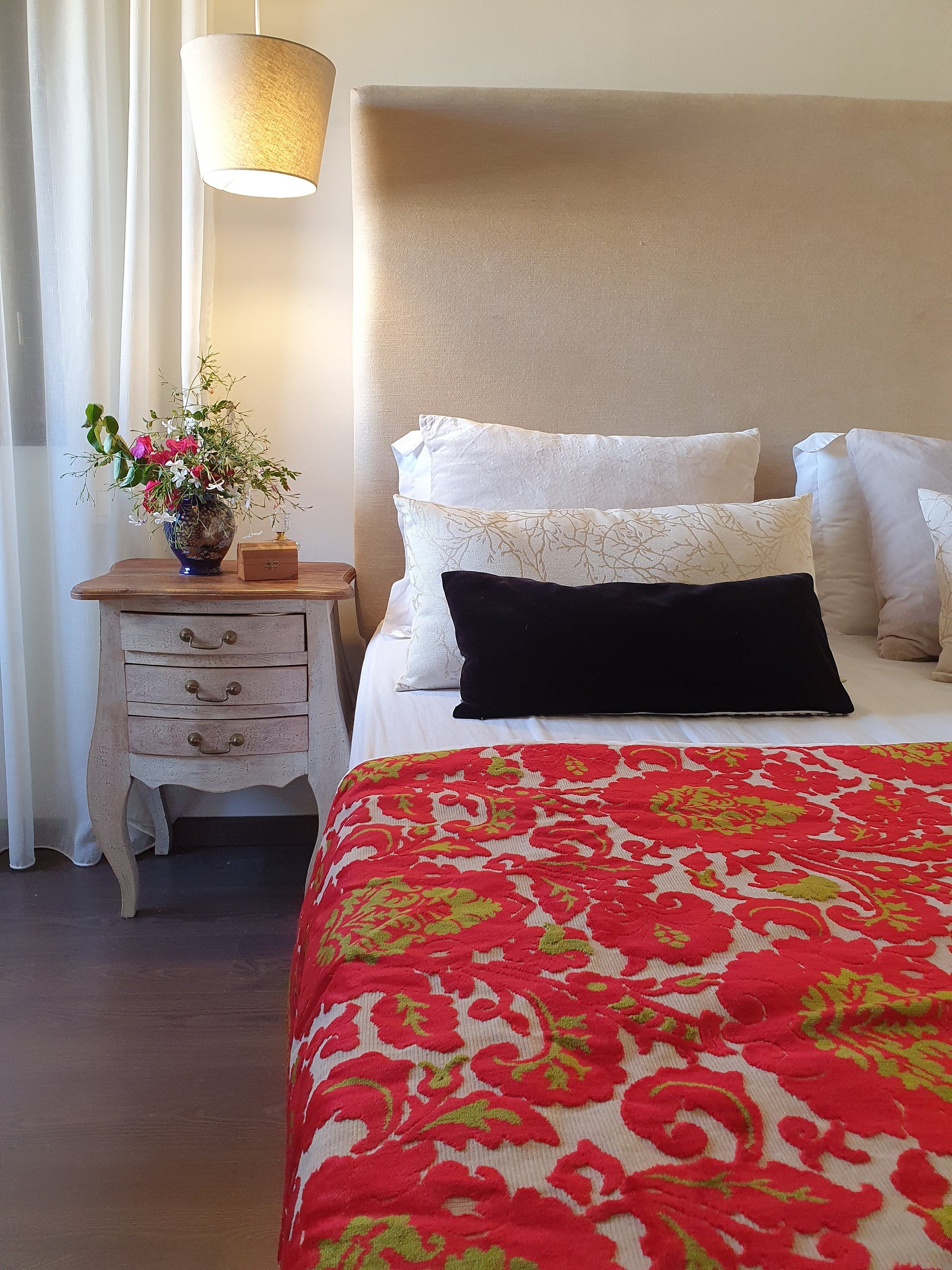 Moroccan Blanket, Handmade Blanket, Velvet Throw, Pompom Blanket, Velvet Blanket, Luxury Blanket, Velvet Pillows, Moroccan Pillows