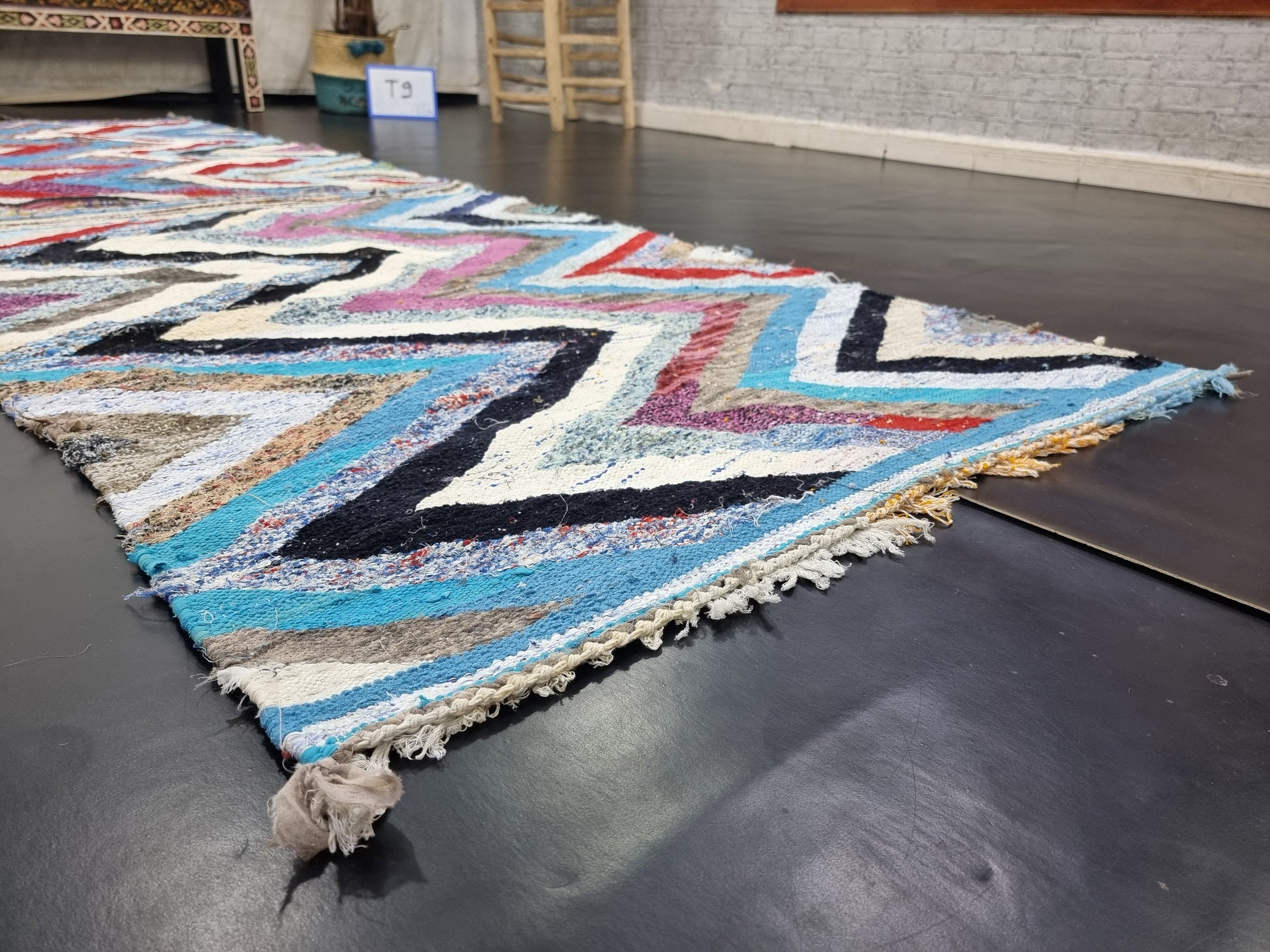 STUNNING ZANAFI RUG, Handmade Moroccan Rug 3X9, Flat Berber Rug, Zanafi Bouchrouit Rug, Geometric Rug, Red and Blue Rug, Sheep Wool Rug.