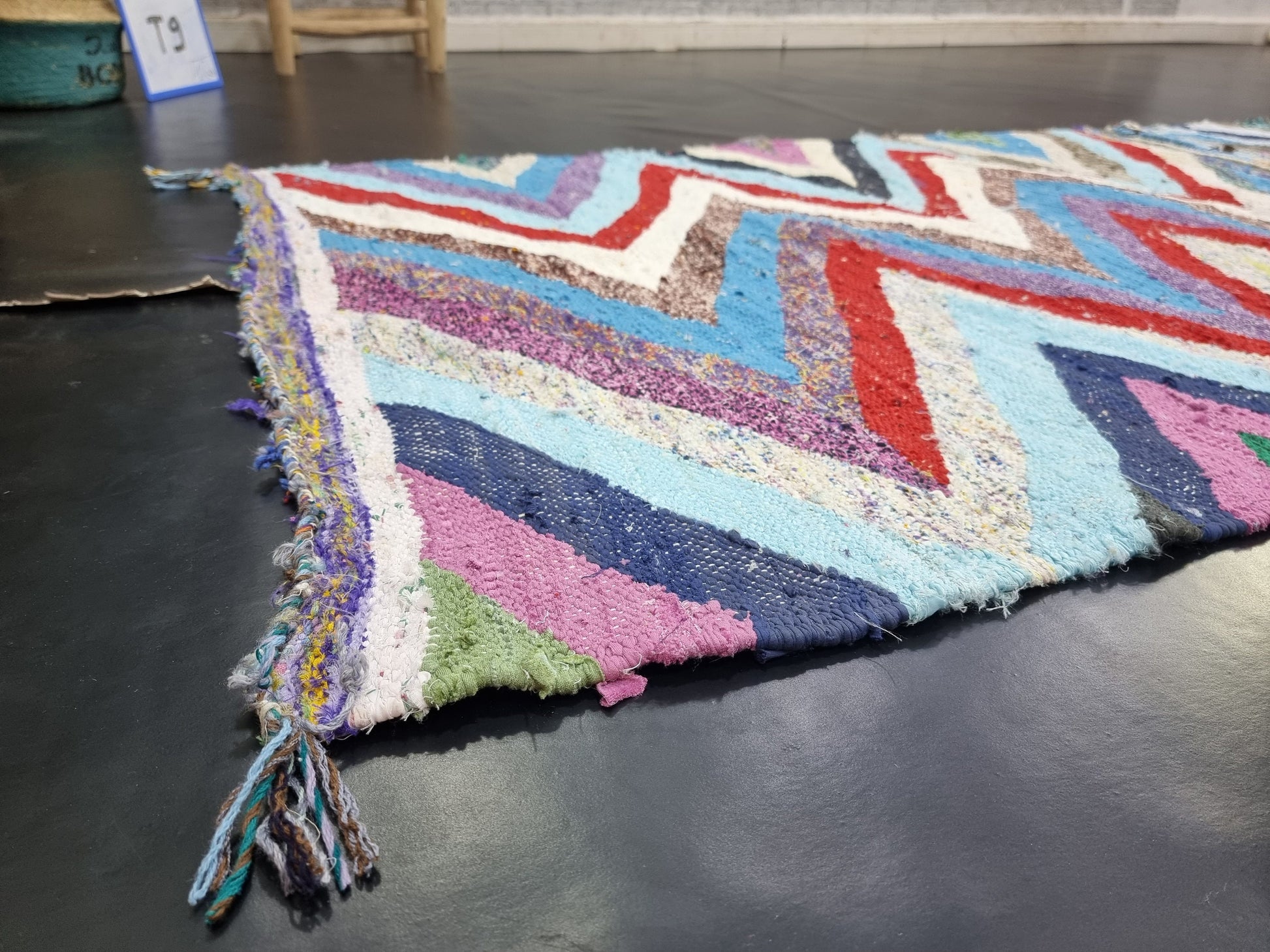 STUNNING ZANAFI RUG, Handmade Moroccan Rug 3X9, Flat Berber Rug, Zanafi Bouchrouit Rug, Geometric Rug, Red and Blue Rug, Sheep Wool Rug.