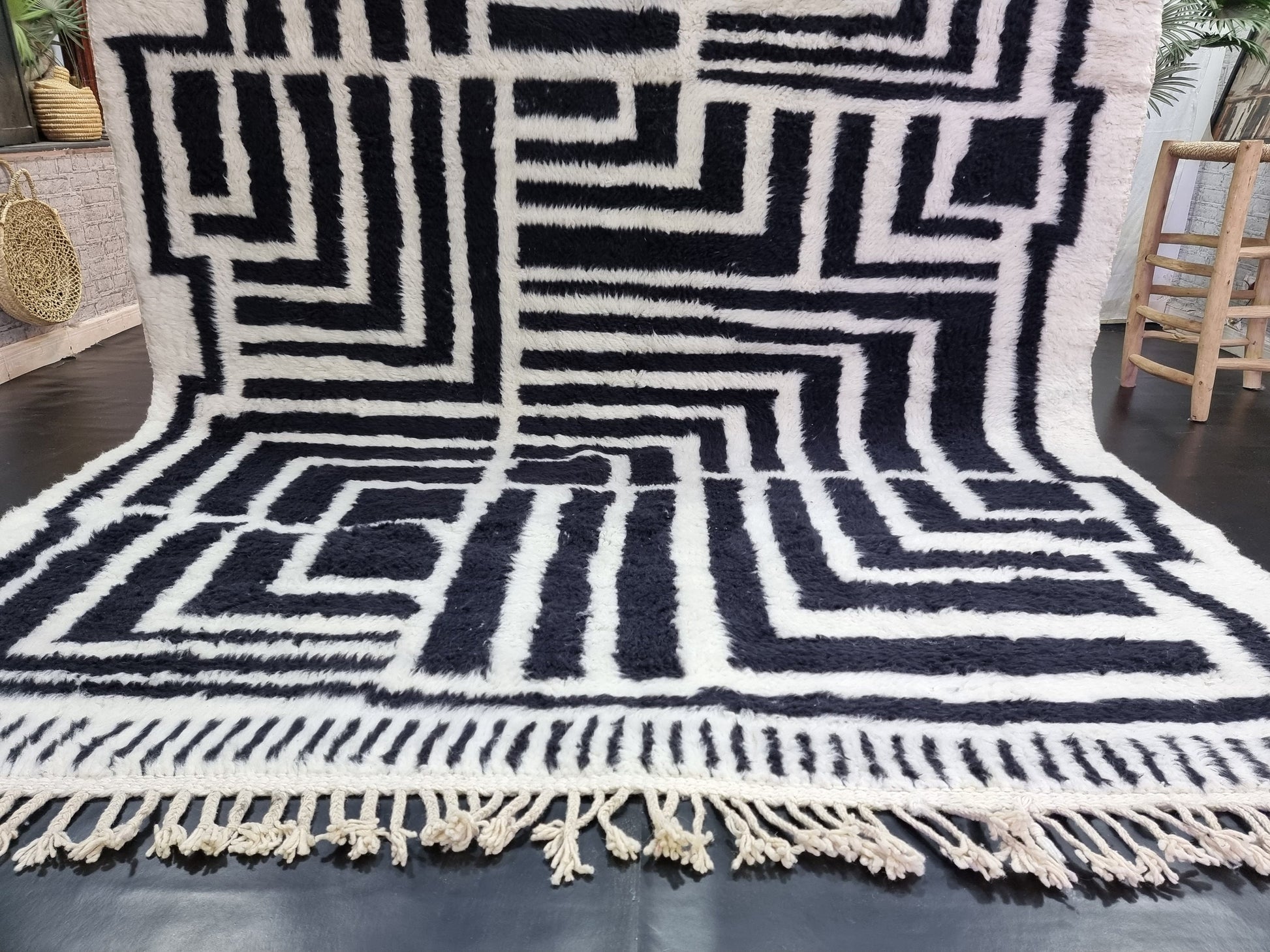 PRETTY MOROCCAN RUG, Handmade Beni Ourain Rug, Boho Black & White Rug, Custom Abstract Rug, Berber Handwoven Wool Rug, Cozy Chic Area Rug.