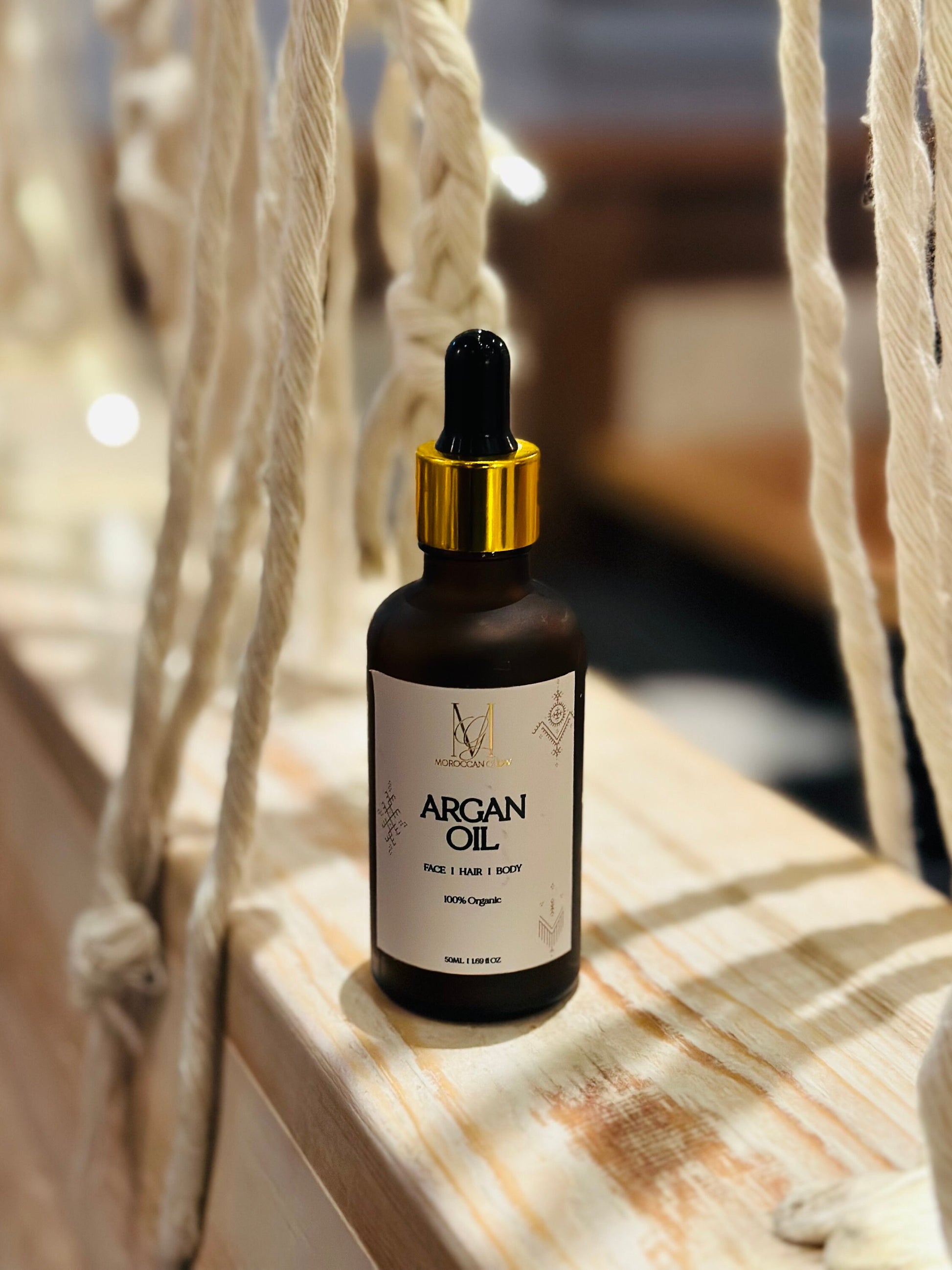ARGAN OIL MOROCCAN - 100 % Pure Natural Organic Cold Pressed Moisturizer for Skin - Anti-Aging Oil - Hair Care and Skin Care