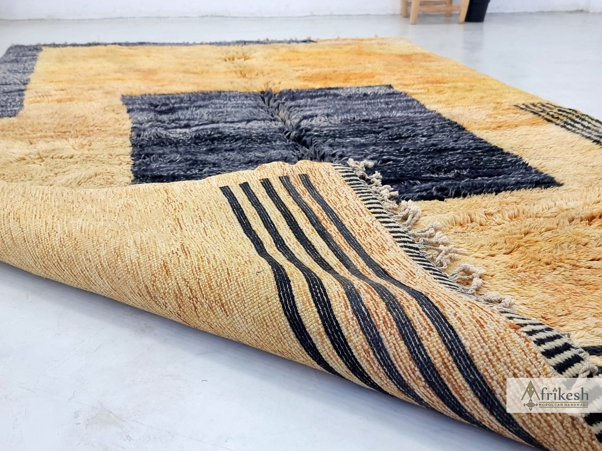 FLUFFY MRIRT RUG 6X9, Geometric Moroccan Rug, Handmade Beni Mrirt Rug, Brown & Black Design, High Quality Wool Rug, Berber Area Carpet.