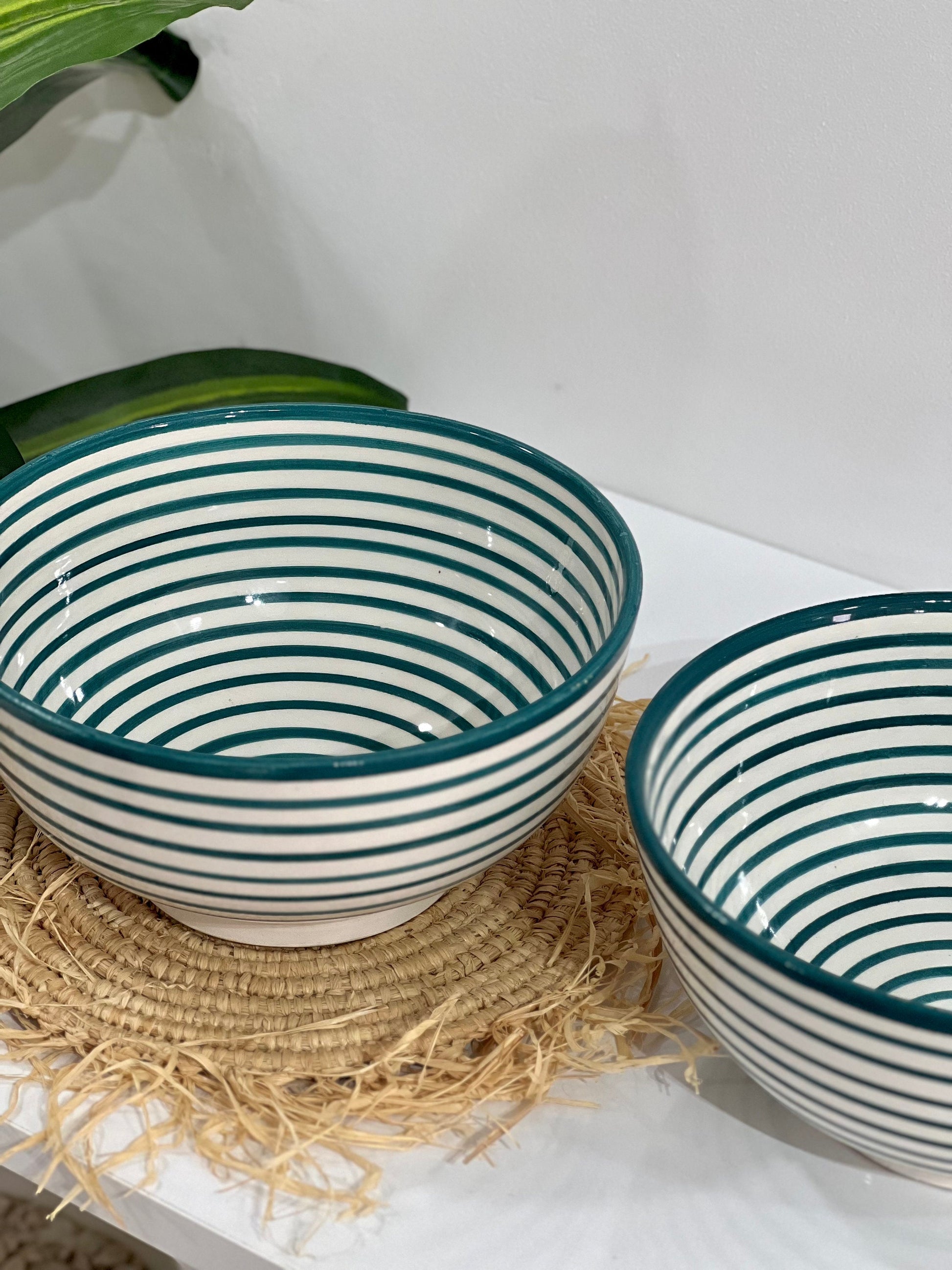 Handmade Ceramic Salad Bowl - (7.9 In) X (4 In) - Pottery Bowl - Large Salad Bowl - Handpainted Bowl - Ceramic Fruit Bowl - Modern Tableware