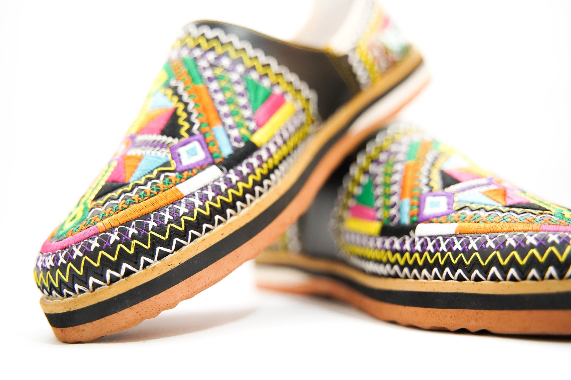Handmade Moroccan Leather Babouche Slippers for Women, Embroidered Organic Sheepskin House Slippers, Moroccan Shoes, and Leather Babouche.