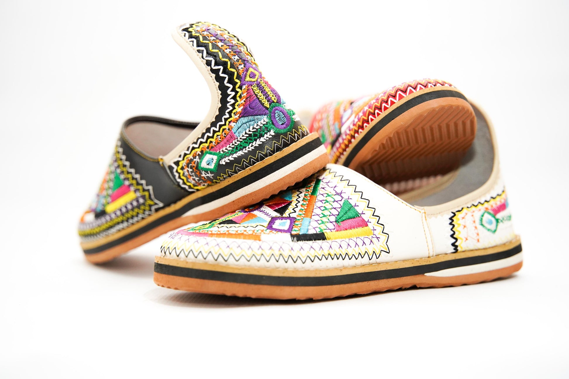 Handmade Moroccan Leather Babouche Slippers for Women, Embroidered Organic Sheepskin House Slippers, Moroccan Shoes, and Leather Babouche.