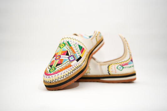 Handmade Moroccan Leather Babouche Slippers for Women, Embroidered Organic Sheepskin House Slippers, Moroccan Shoes, and Leather Babouche.