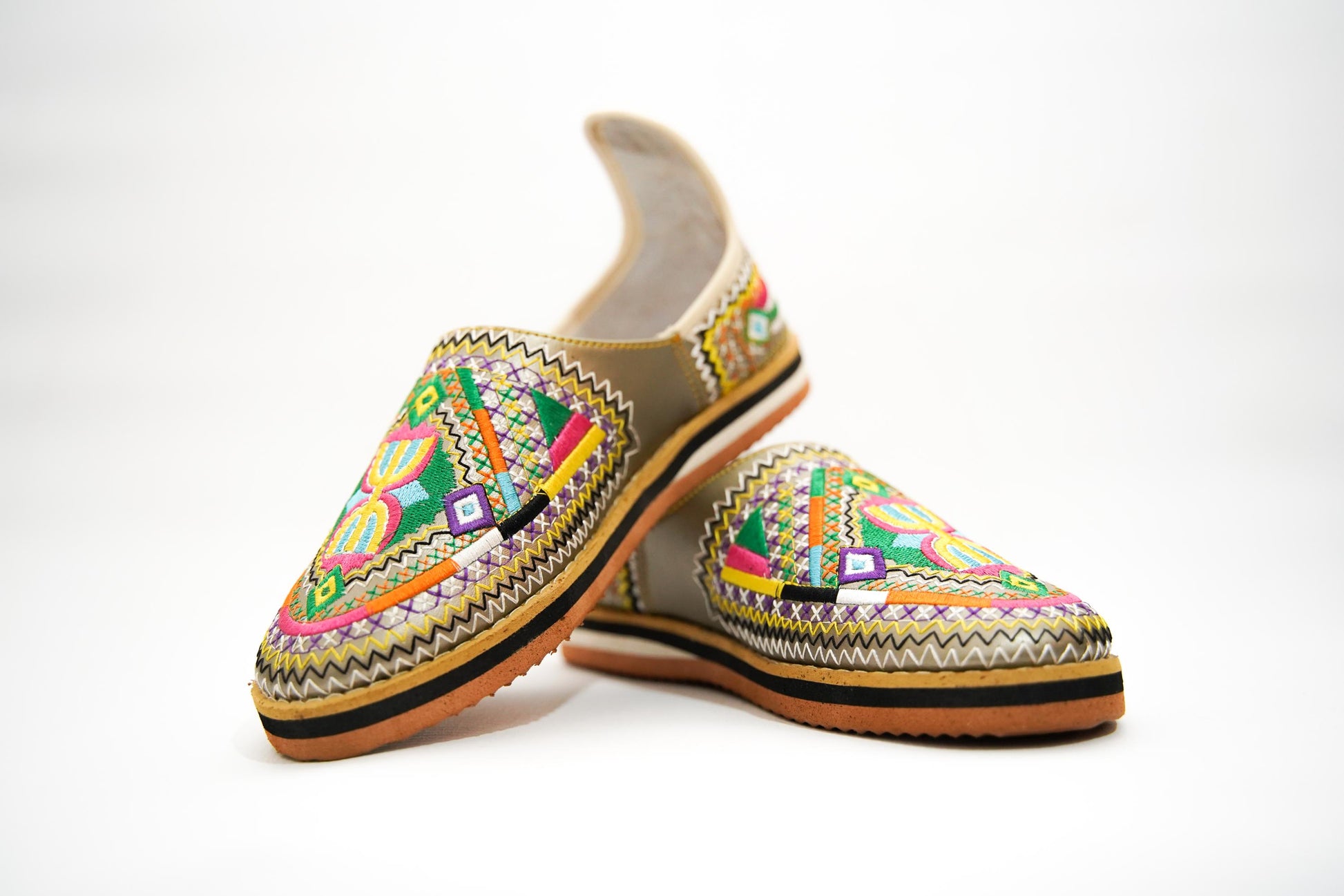 Handmade Moroccan Leather Babouche Slippers for Women, Embroidered Organic Sheepskin House Slippers, Moroccan Shoes, and Leather Babouche.