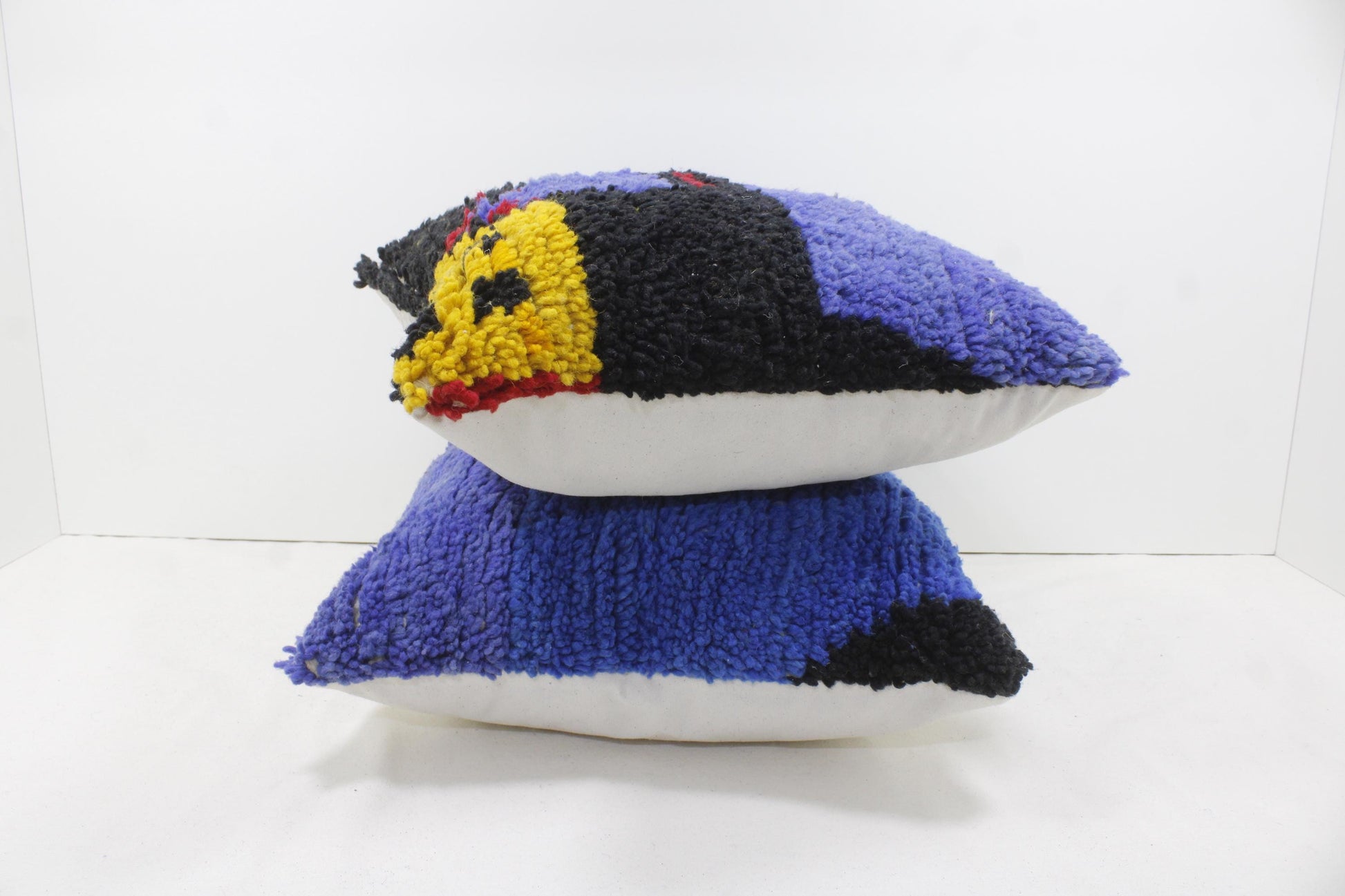 Set of 2 Vintage Moroccan Pillows 100% Wool , Absolutely Gorgeous Pillow Floor Pillow Moroccan Berber Home Design Handmade Kilim Berber