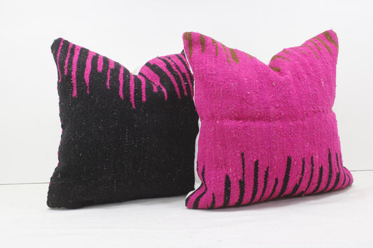 Set of 2 Vintage Moroccan Pillows 100% Wool , Absolutely Gorgeous Pillow Floor Pillow Moroccan Berber Home Design Handmade Kilim Berber