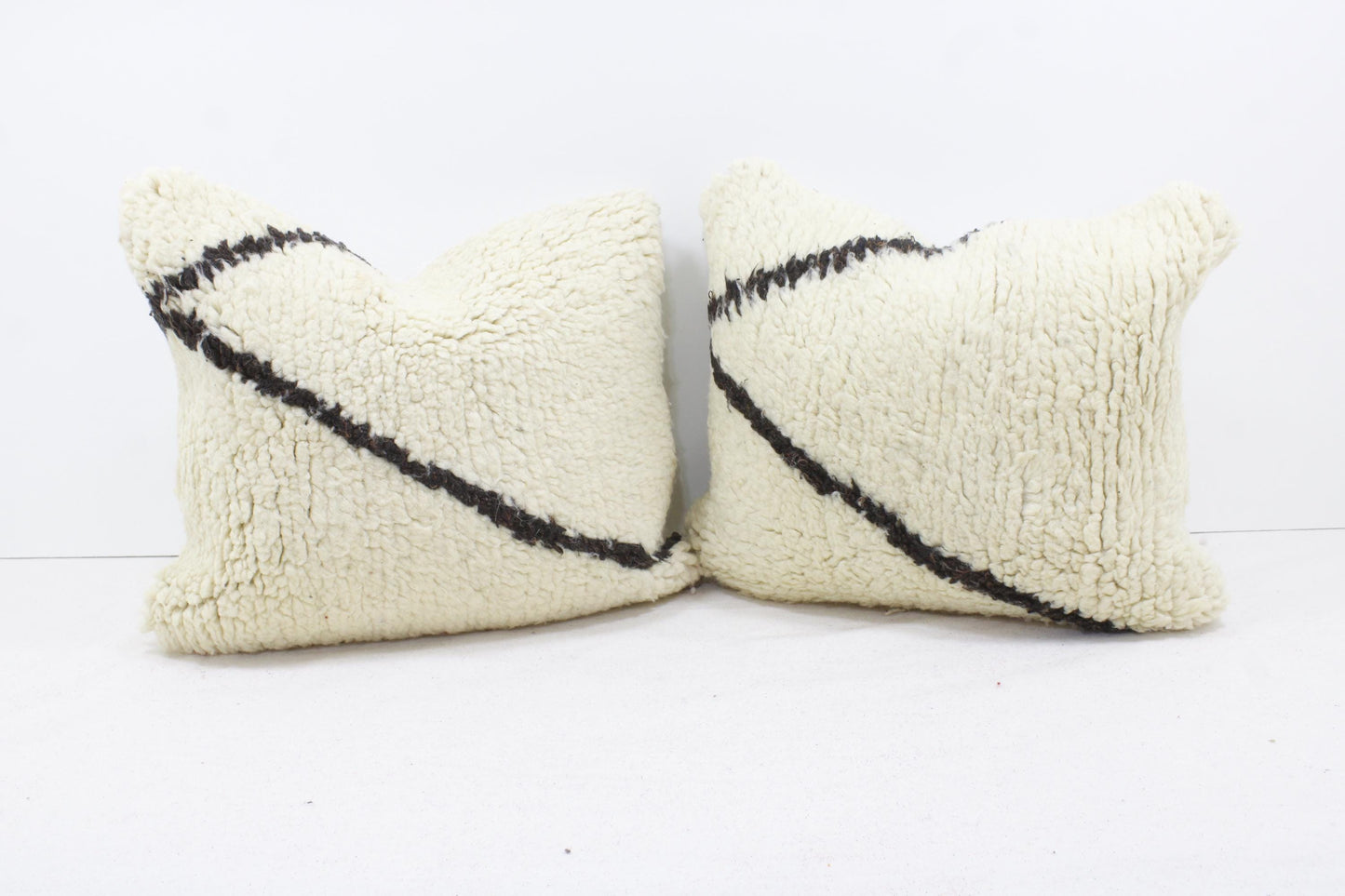 Set of 2 Vintage Moroccan Pillows 100% Wool , Absolutely Gorgeous Pillow Floor Pillow Moroccan Berber Home Design Handmade Kilim Berber