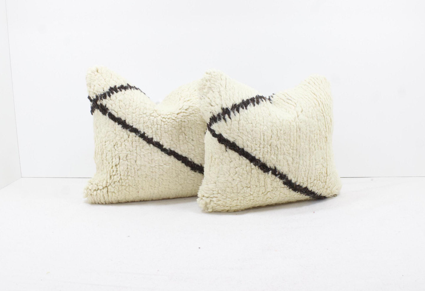 Set of 2 Vintage Moroccan Pillows 100% Wool , Absolutely Gorgeous Pillow Floor Pillow Moroccan Berber Home Design Handmade Kilim Berber