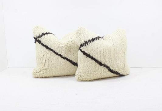 Set of 2 Vintage Moroccan Pillows 100% Wool , Absolutely Gorgeous Pillow Floor Pillow Moroccan Berber Home Design Handmade Kilim Berber