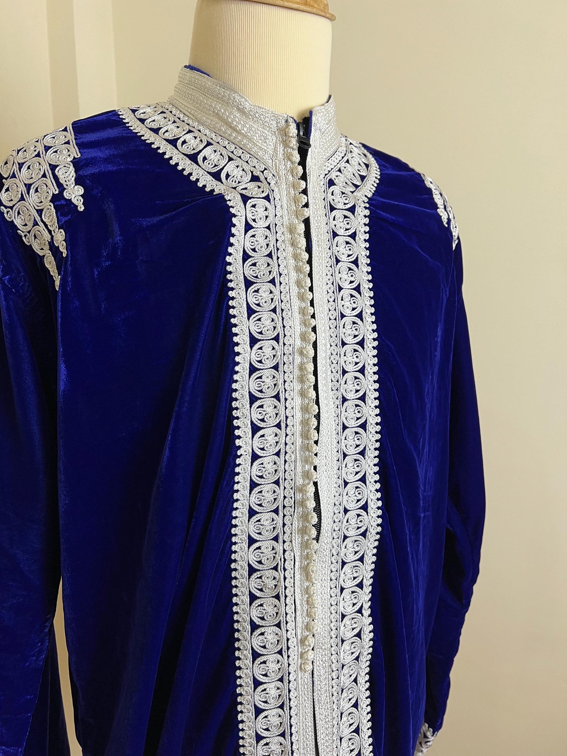 Royal Moroccan Men Tunic Caftan Breathable Fiber Cotton Hand Tread, Special Soft Tissue, Kaftan for Men, Djellaba for Men Comfy Loungewear