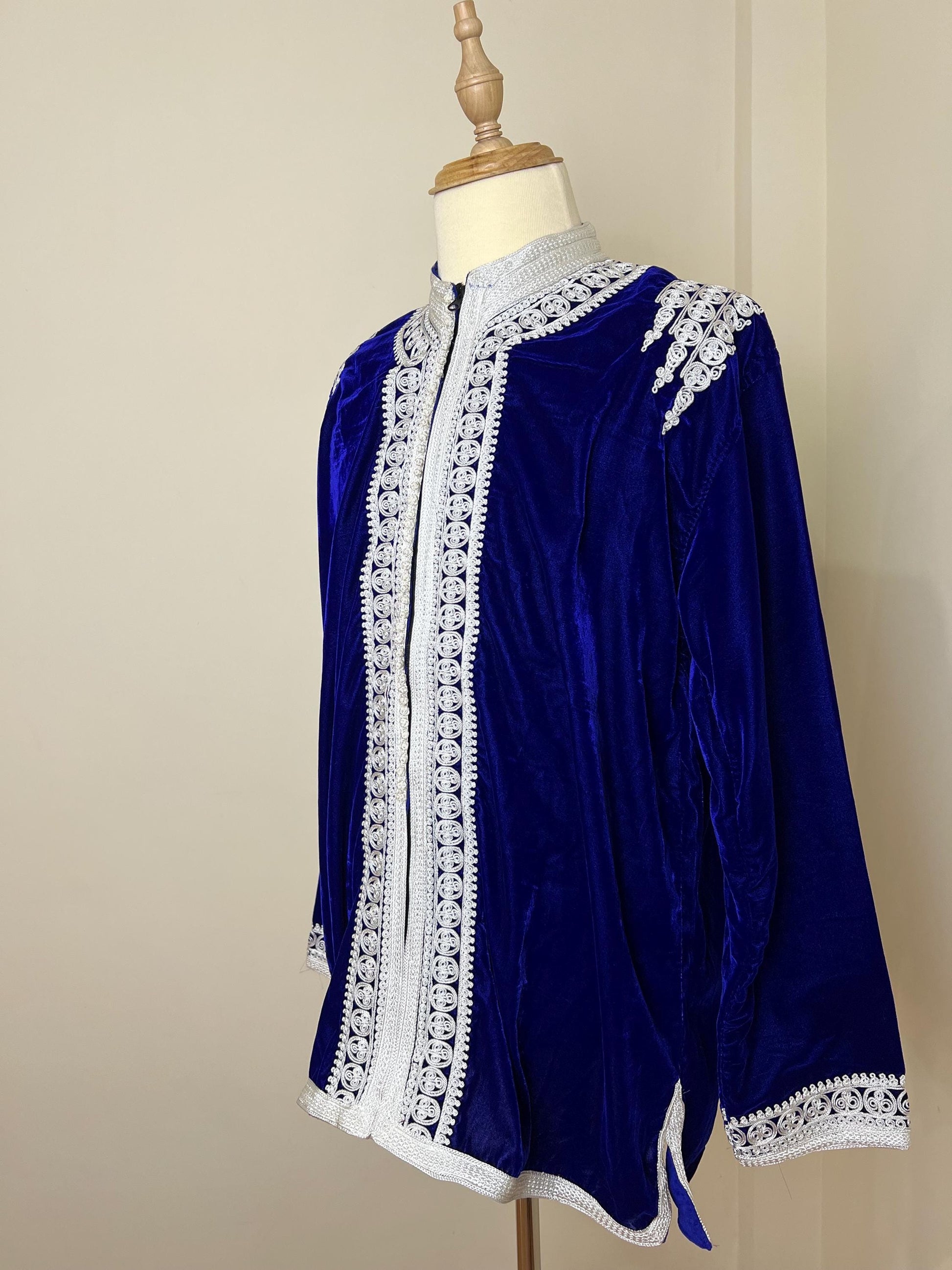 Royal Moroccan Men Tunic Caftan Breathable Fiber Cotton Hand Tread, Special Soft Tissue, Kaftan for Men, Djellaba for Men Comfy Loungewear