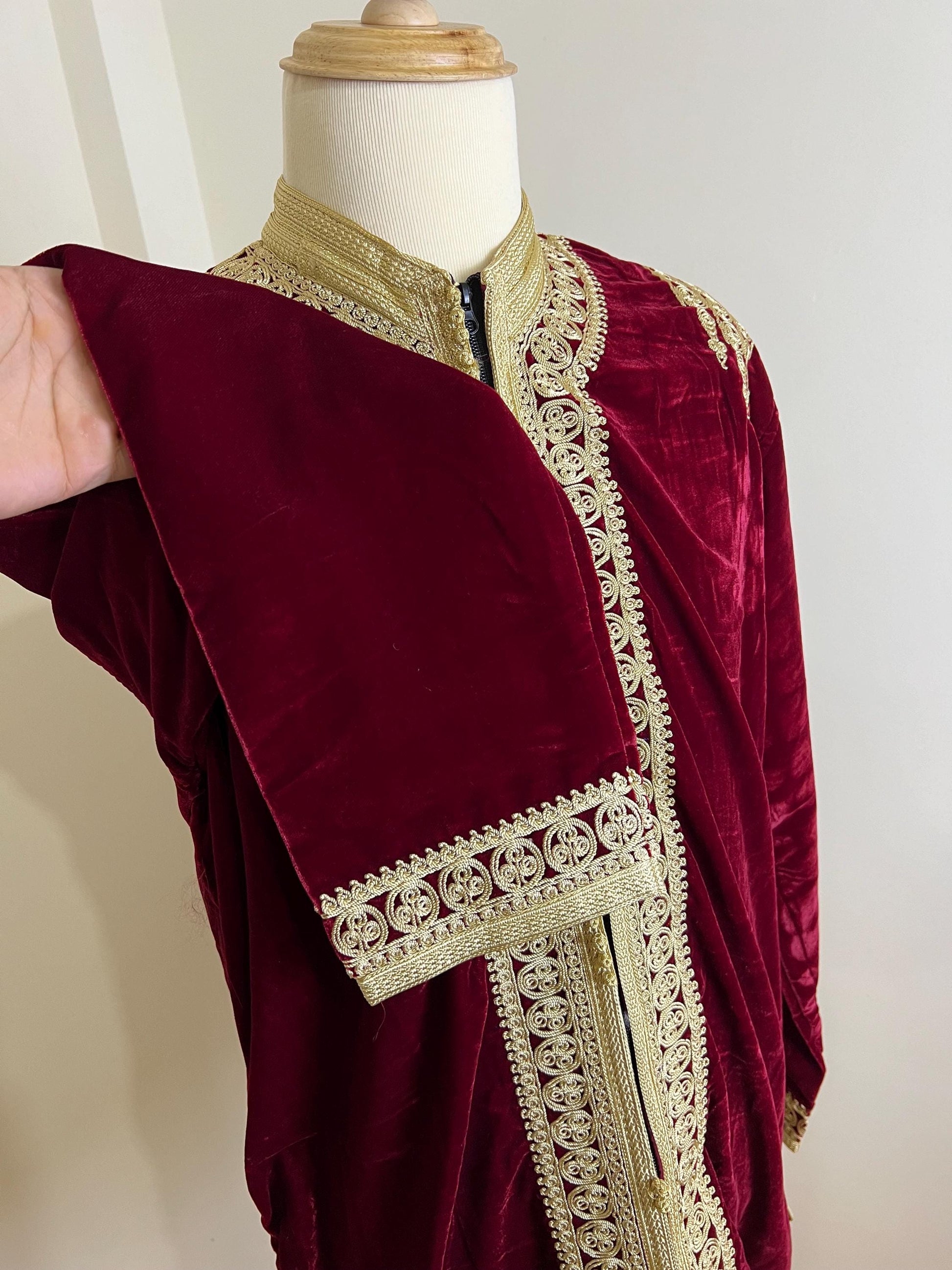 Royal Moroccan Men Tunic Caftan Breathable Fiber Cotton Hand Tread, Special Soft Tissue, Kaftan for Men, Djellaba for Men Comfy Loungewear