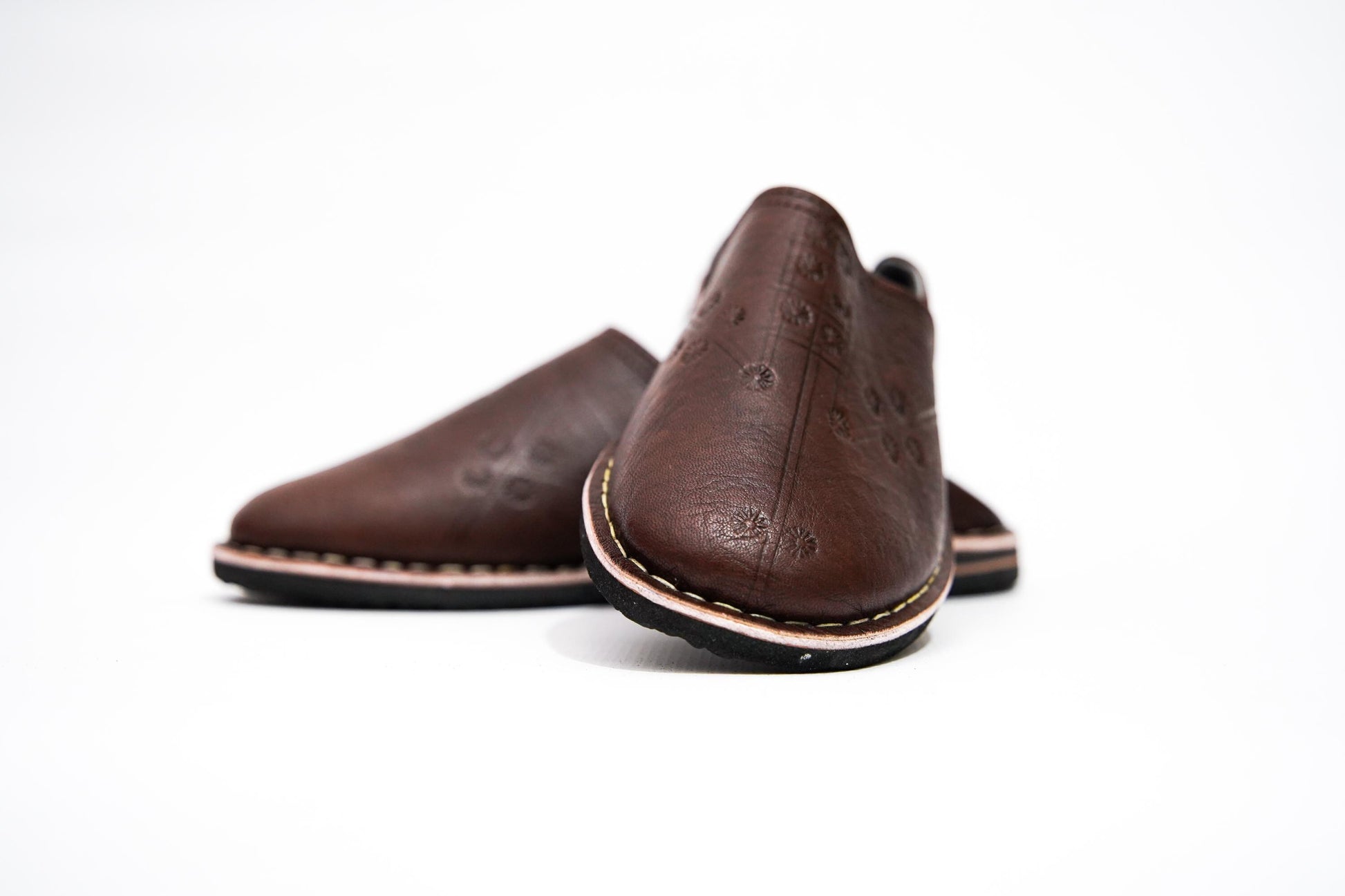 Handmade Moroccan Babouche Leather Slippers for Men, Rich Brown Sheepskin Slip-Ons – Authentic and Durable.