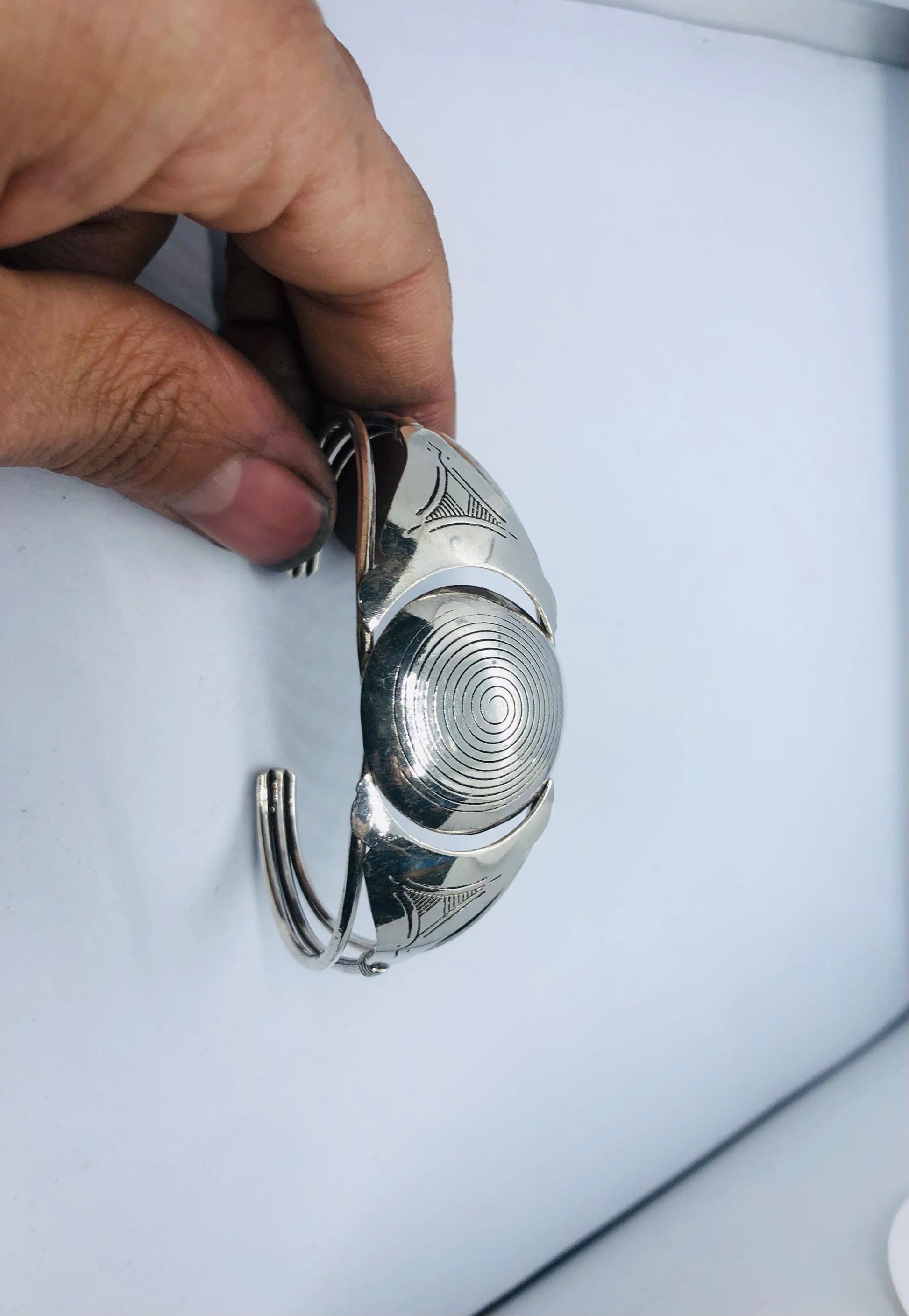 Handcrafted Engraved Silver Bracelet, Traditional Moroccan Design with Circular and Geometric Patterns, Perfect for an Elegant Touch