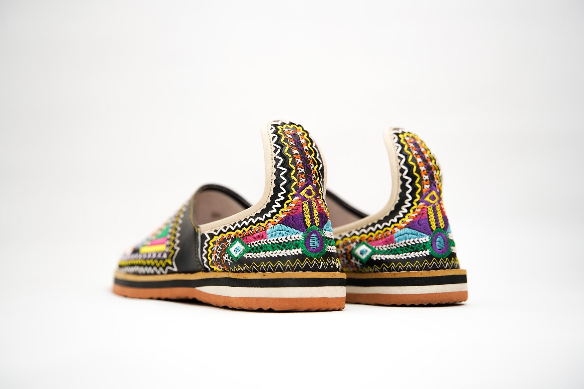 Handmade Moroccan Leather Babouche Slippers for Women, Embroidered Organic Sheepskin House Slippers, Moroccan Shoes, and Leather Babouche.