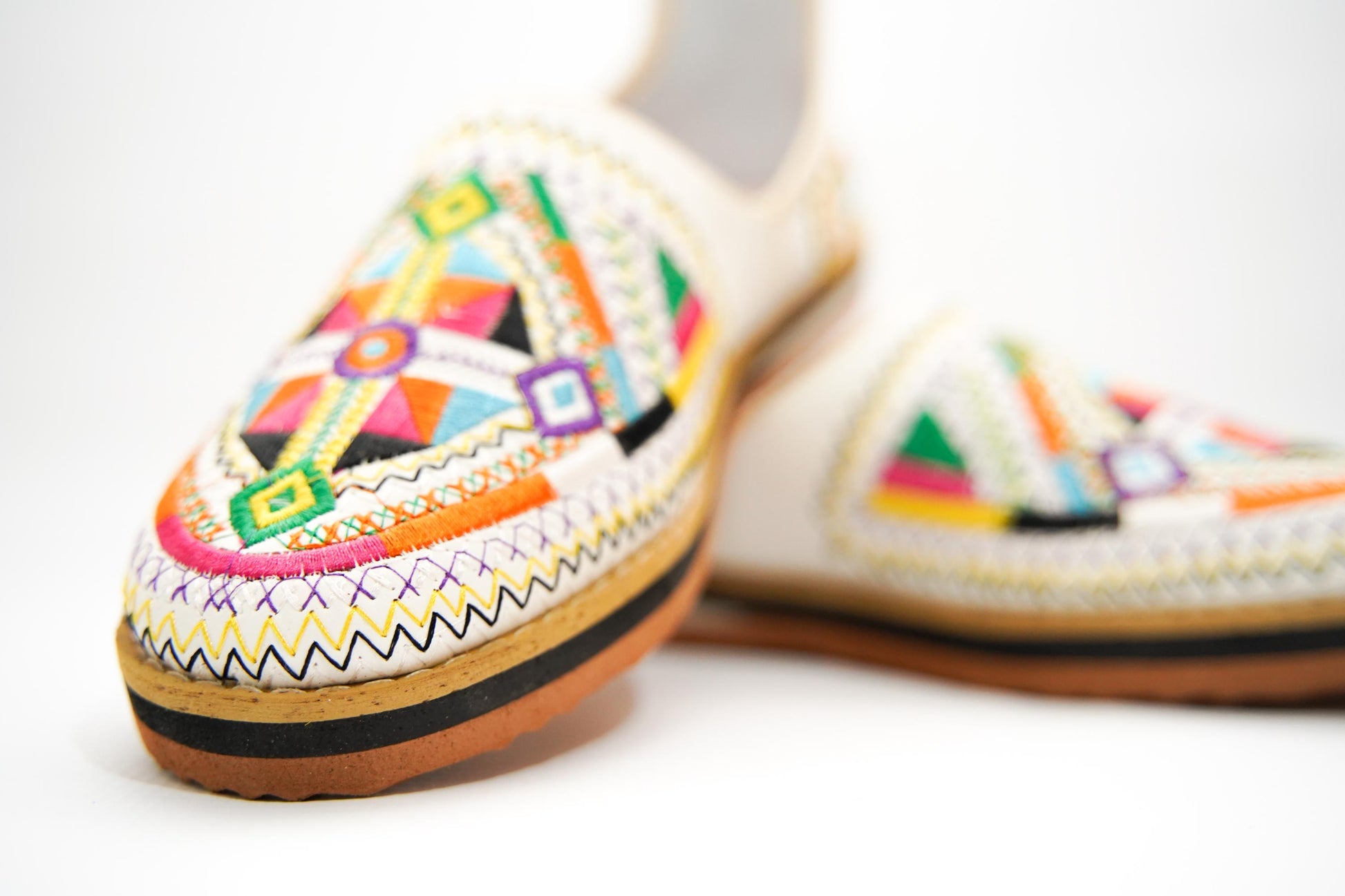 Handmade Moroccan Leather Babouche Slippers for Women, Embroidered Organic Sheepskin House Slippers, Moroccan Shoes, and Leather Babouche.