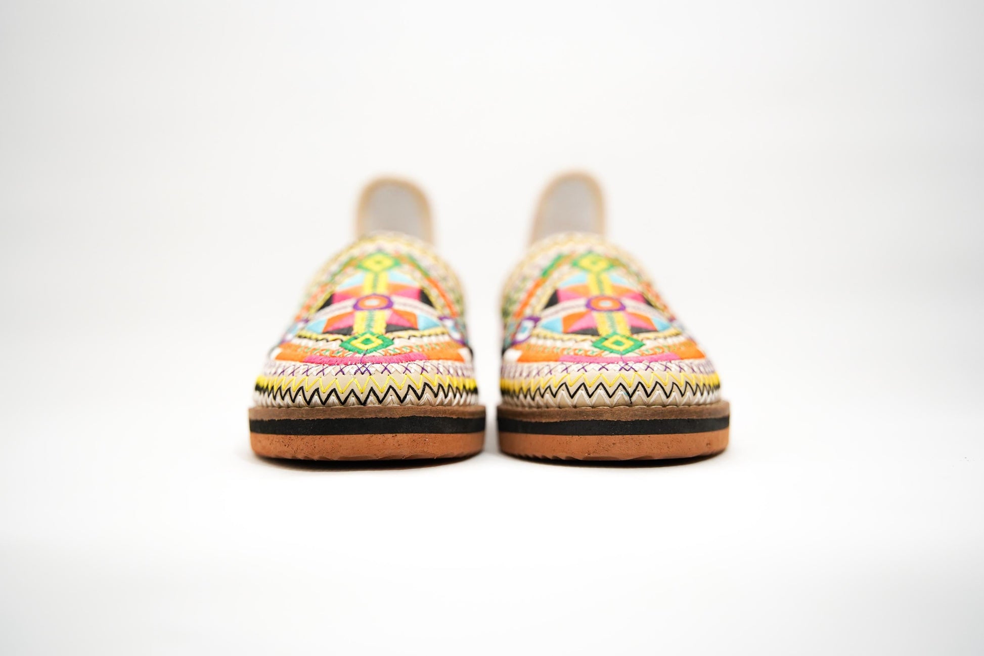 Handmade Moroccan Leather Babouche Slippers for Women, Embroidered Organic Sheepskin House Slippers, Moroccan Shoes, and Leather Babouche.
