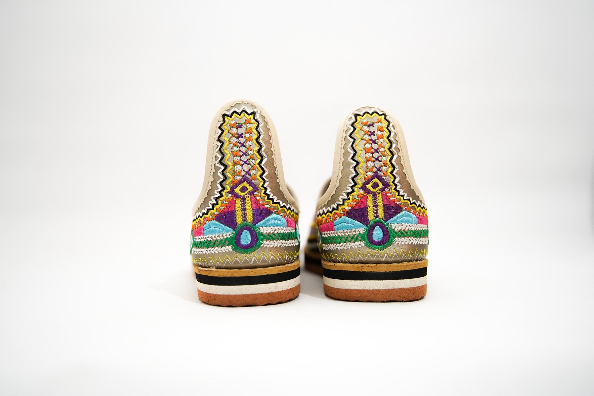Handmade Moroccan Leather Babouche Slippers for Women, Embroidered Organic Sheepskin House Slippers, Moroccan Shoes, and Leather Babouche.