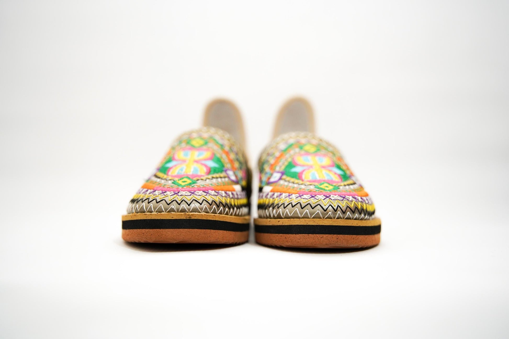 Handmade Moroccan Leather Babouche Slippers for Women, Embroidered Organic Sheepskin House Slippers, Moroccan Shoes, and Leather Babouche.