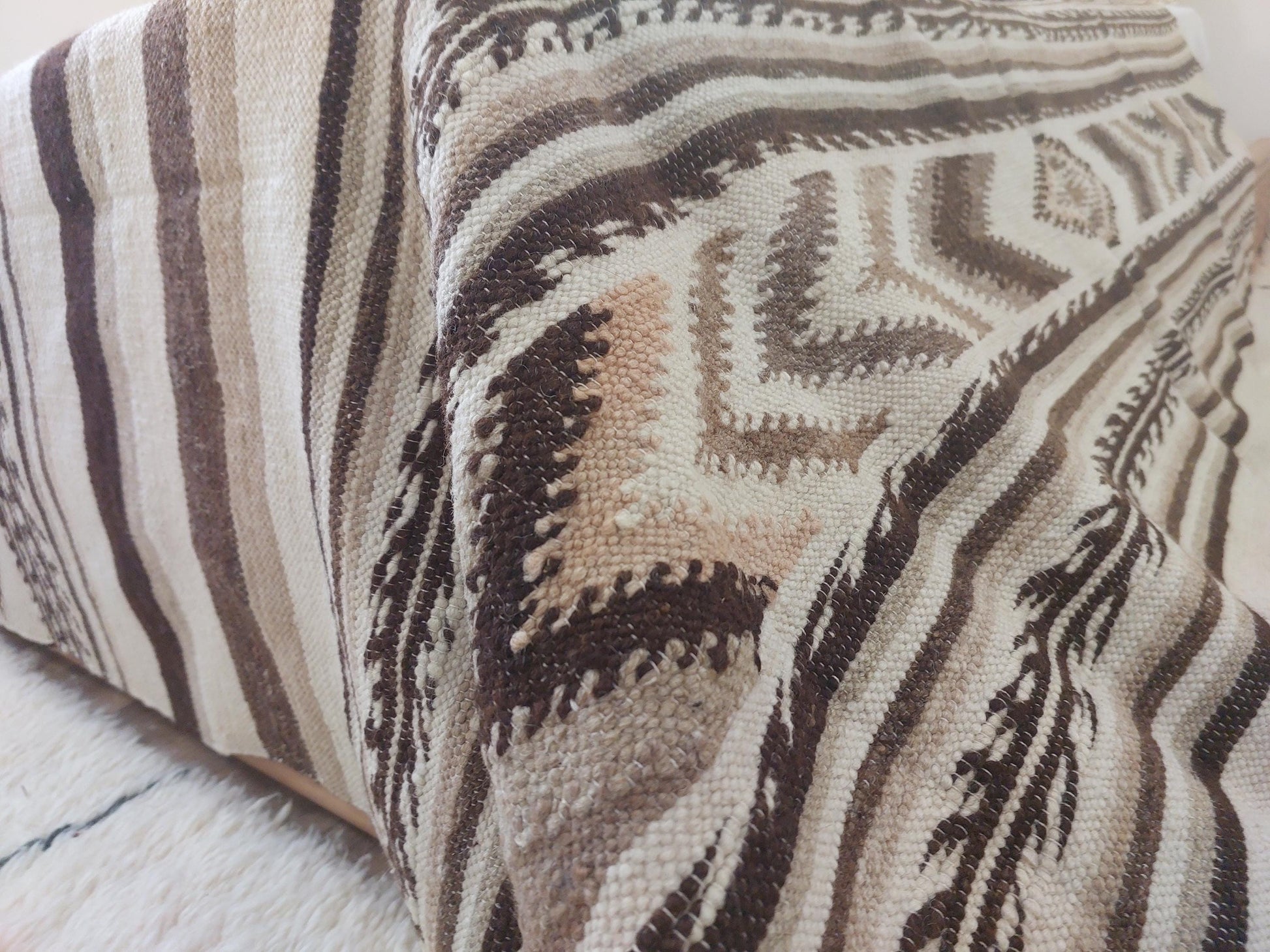 Luxurious Handloomed Beni Ourain Wool Blanket | Natural Undyed Wool | Moroccan Pom Pom Blanket on Edges